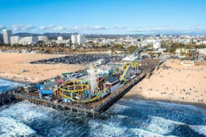 2 Santa Monica Beach Walking